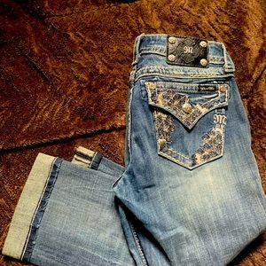 Women’s Miss Me Cuffed Capri